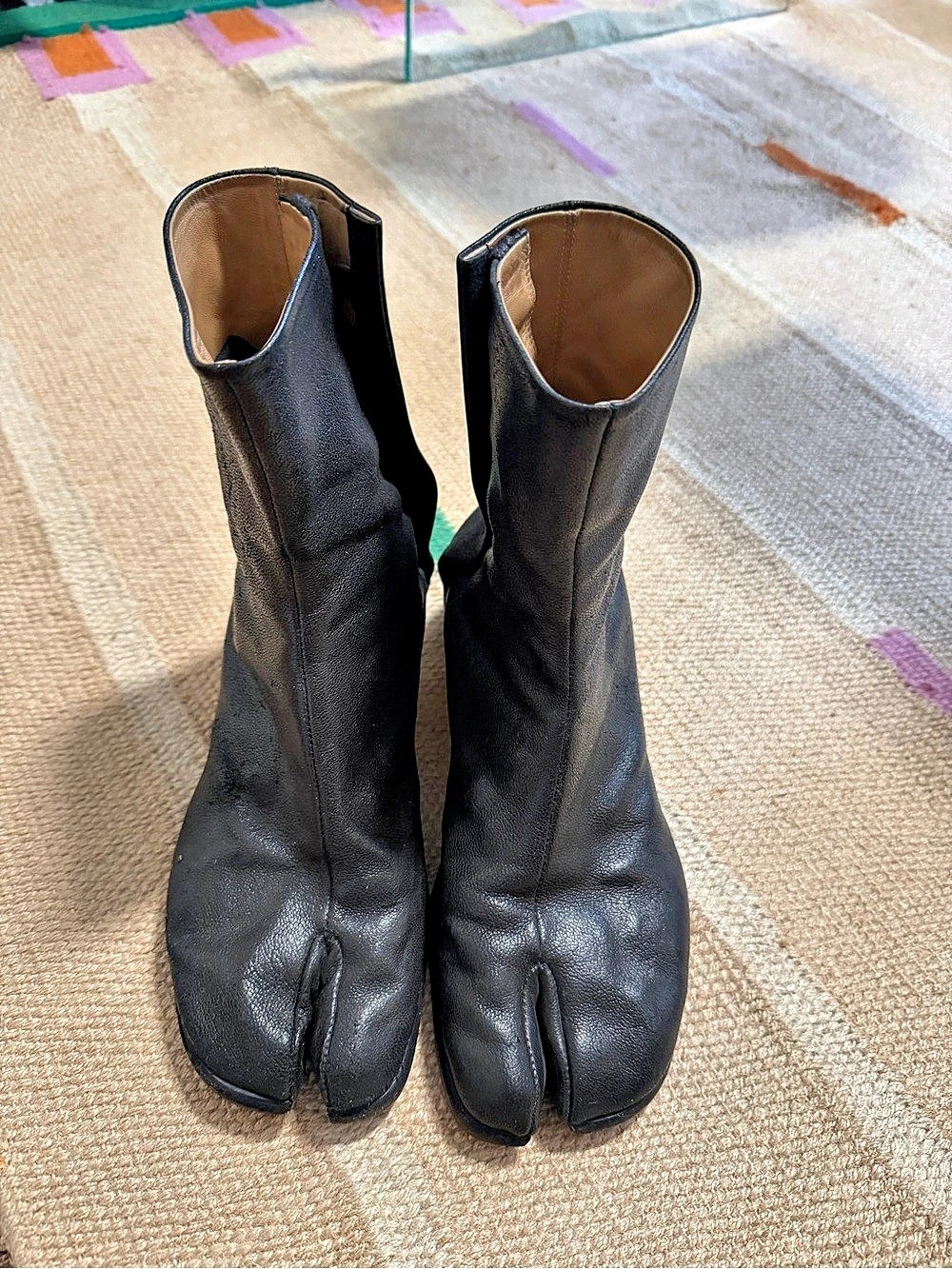 Authentic Maison Margiela Tabi boots ,Size 39 (comes with box)